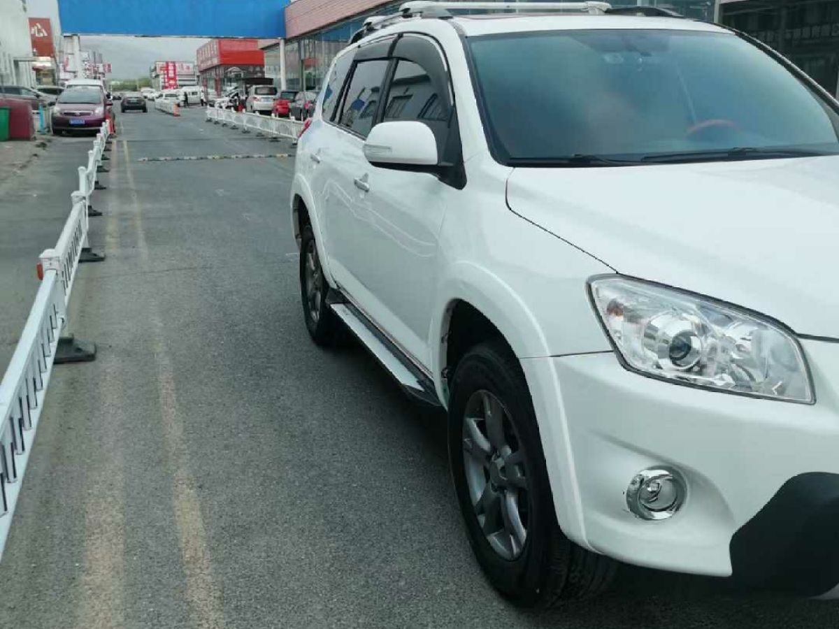 豐田 RAV4  2013款 2.0 兩驅(qū)都市版圖片