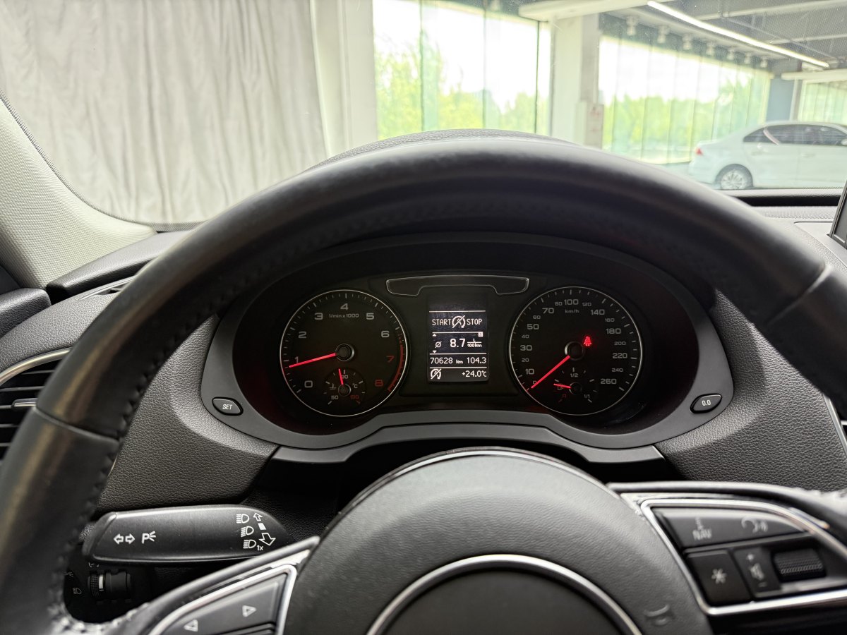 2016年12月奧迪 奧迪Q3  2017款 30 TFSI 時尚型