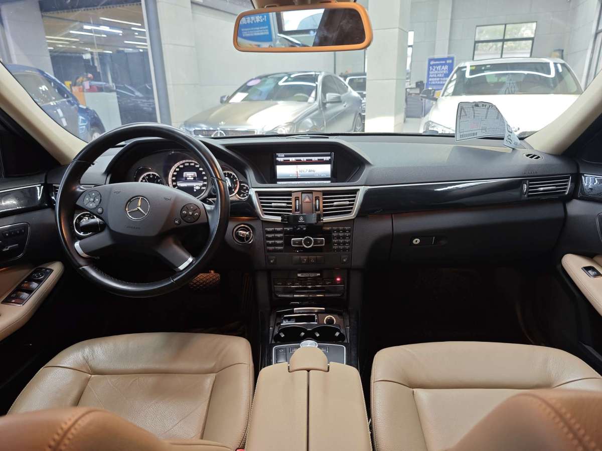 奔驰 奔驰E级  2013款 E 260 L CGI时尚型图片