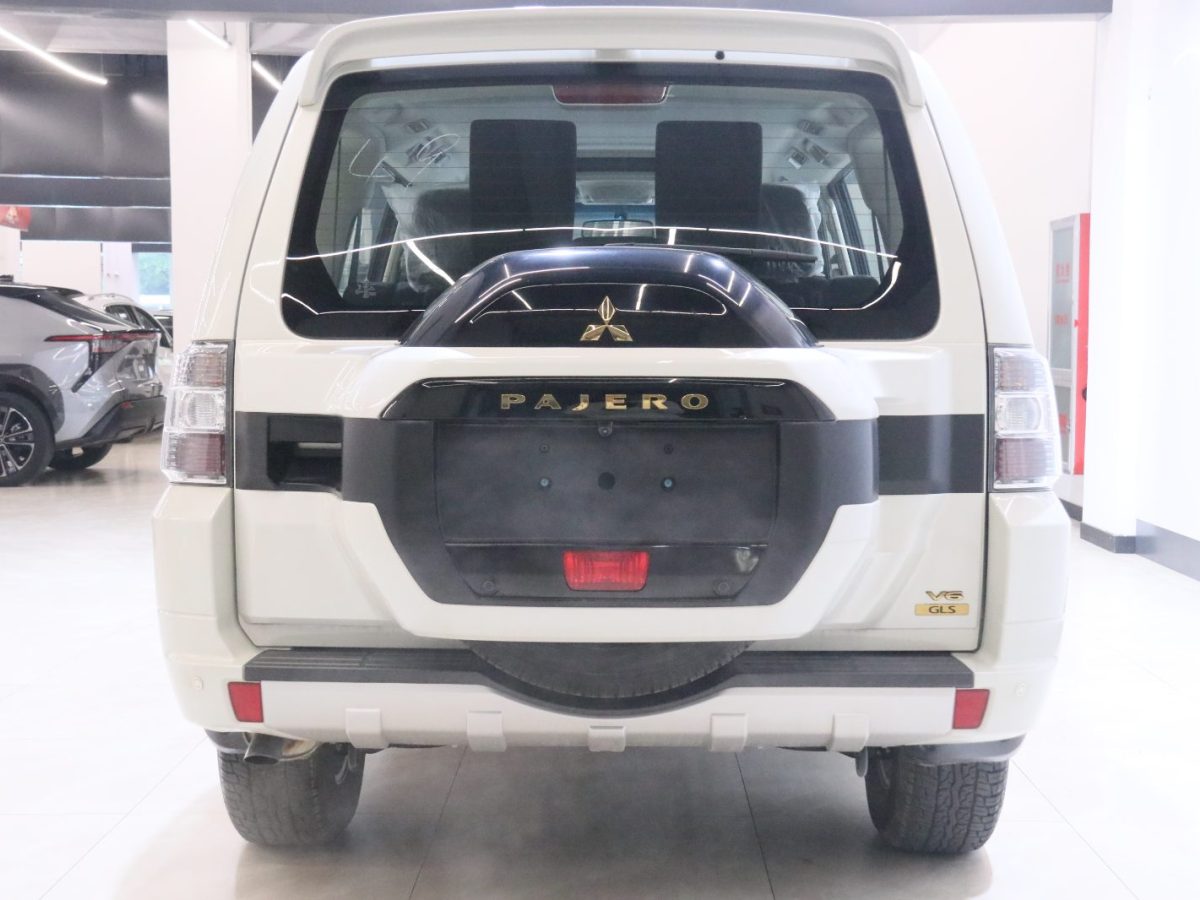 Mitsubishi PajeroMitsubishi Pajero (imported) 2022 Pajero V93 (Middle East)图片