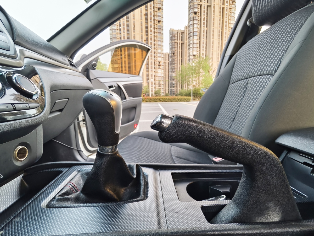 海馬 M6  2017款 1.6L 手動(dòng)舒適型圖片