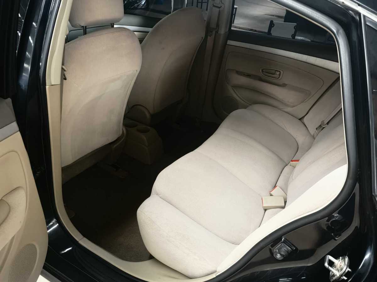 日產(chǎn) 軒逸  2009款 1.6XE 手動(dòng)舒適版圖片