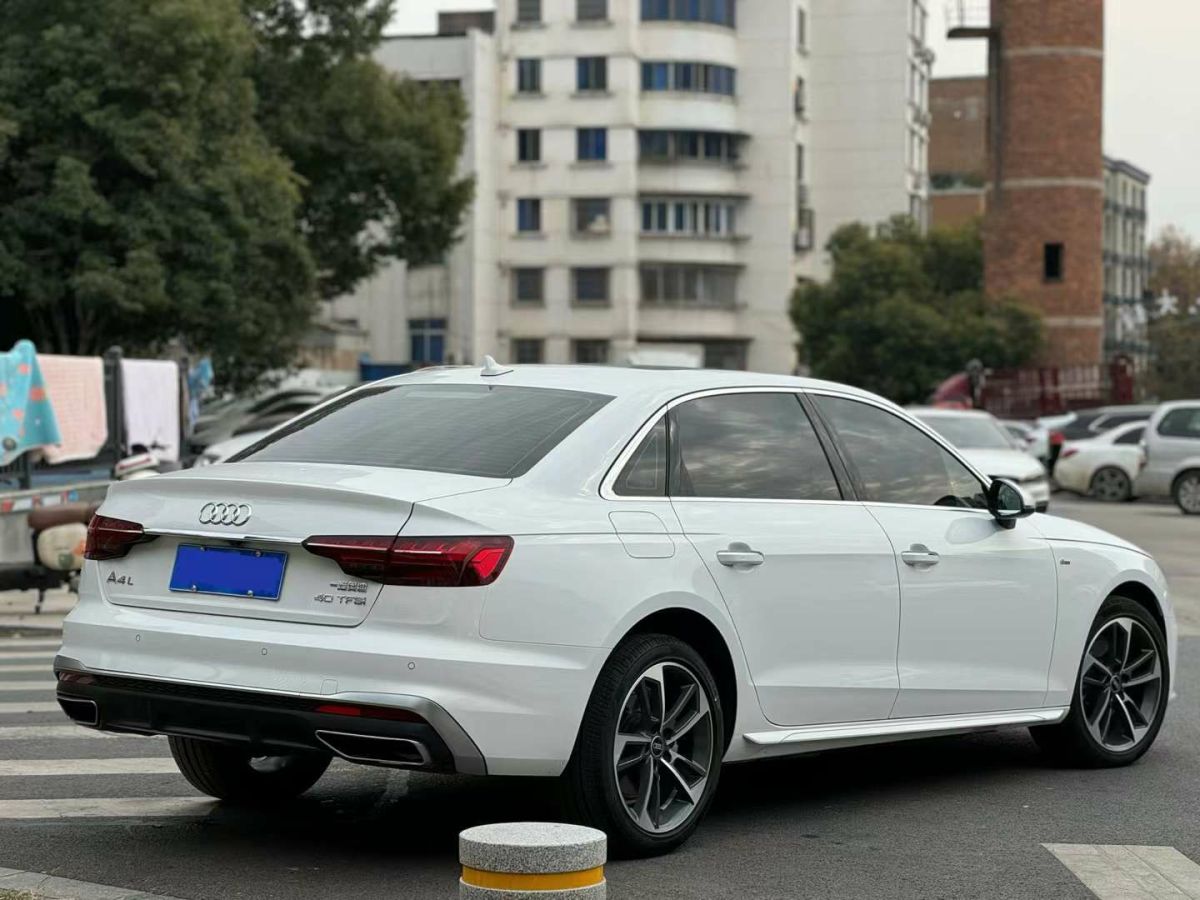 奧迪 奧迪A4L  2022款 35 TFSI 時(shí)尚動(dòng)感型圖片