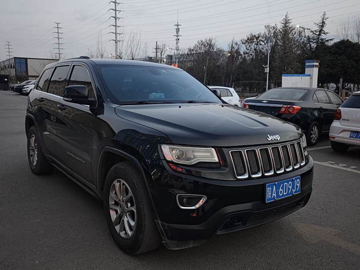 Jeep 大切諾基  2014款 3.6L 舒適導(dǎo)航版圖片