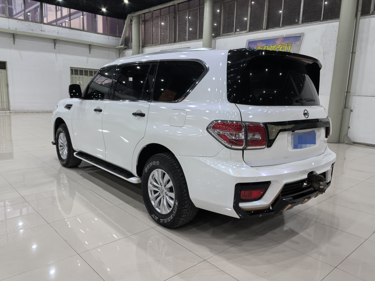 日產(chǎn) 途樂(lè)  2018款 4.0L 鉑金型圖片