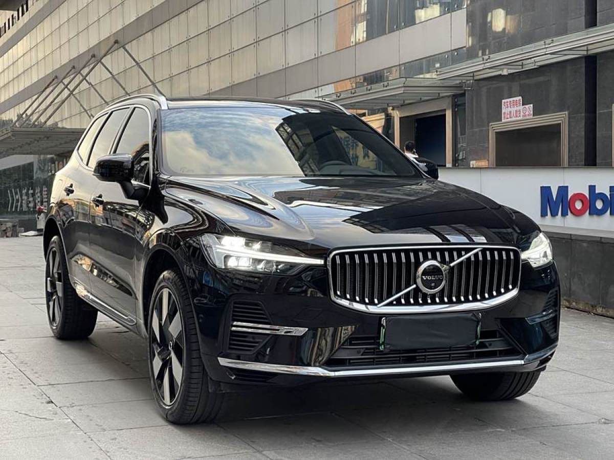 2024年12月沃爾沃 XC60新能源  2025款 插電式混動 長續(xù)航四驅(qū)智遠豪華版