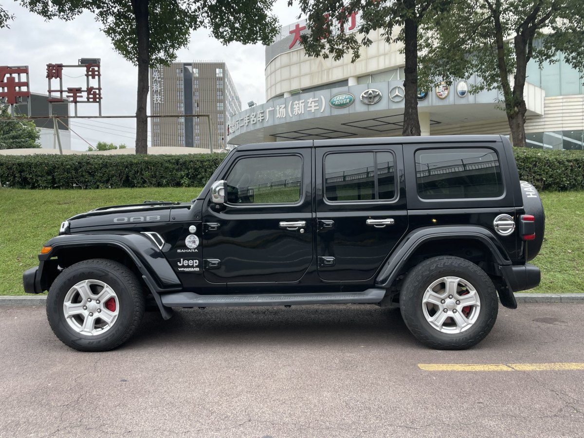 Jeep 牧馬人  2019款 2.0T Sahara 四門版 國(guó)VI圖片