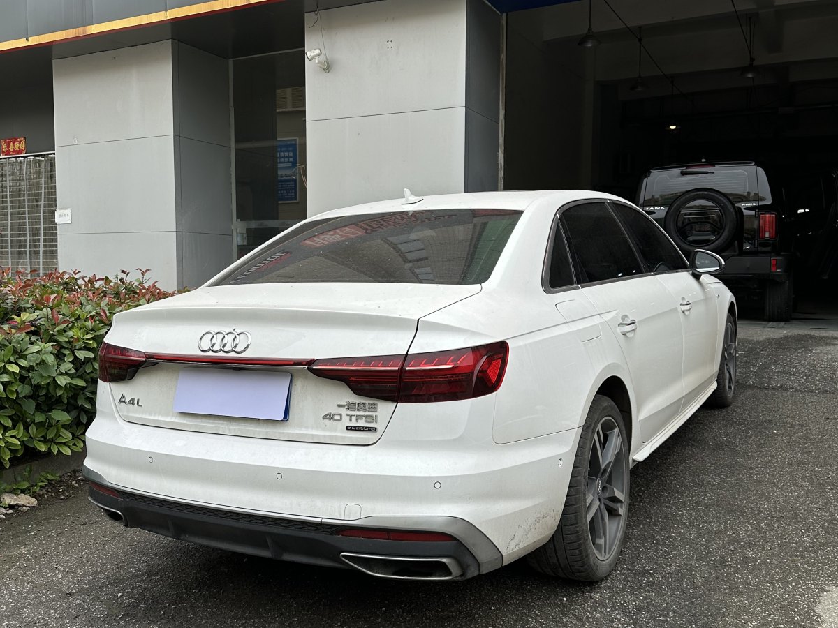 奧迪 奧迪A4L  2020款 40 TFSI quattro 豪華動感型圖片