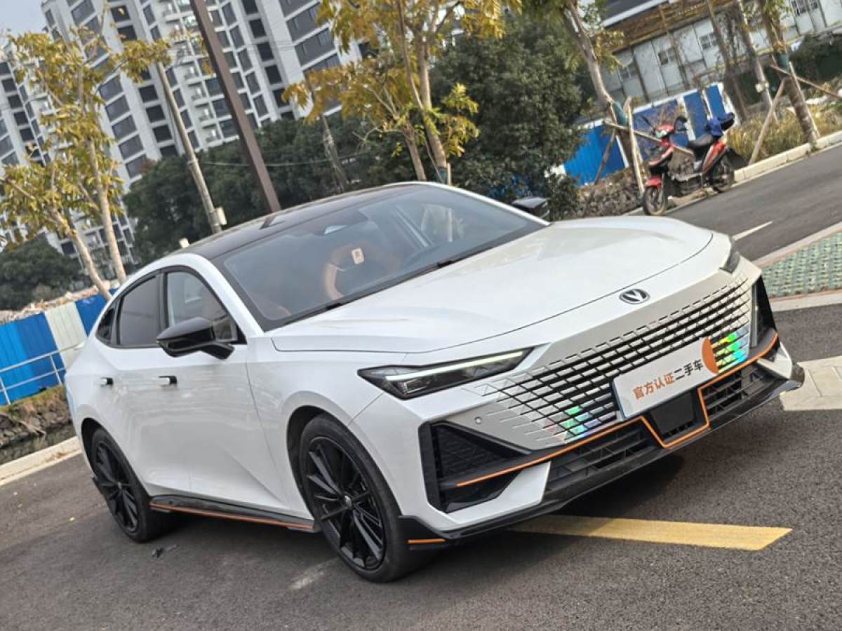 長(zhǎng)安 長(zhǎng)安UNI-V  2023款 1.5T 運(yùn)動(dòng)版圖片