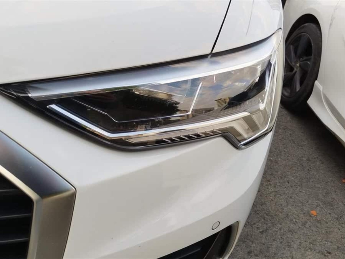 奧迪 奧迪Q3  2019款  35 TFSI 進(jìn)取致雅型圖片