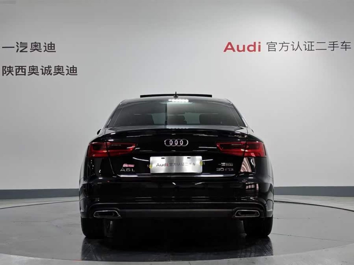 奧迪 奧迪Q3  2018款 30周年年型 30 TFSI 風(fēng)尚型圖片
