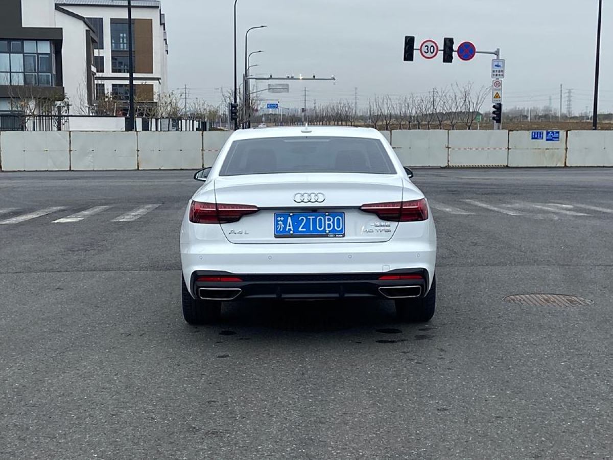 奧迪 奧迪A4L  2023款 40 TFSI quattro 豪華動感型圖片