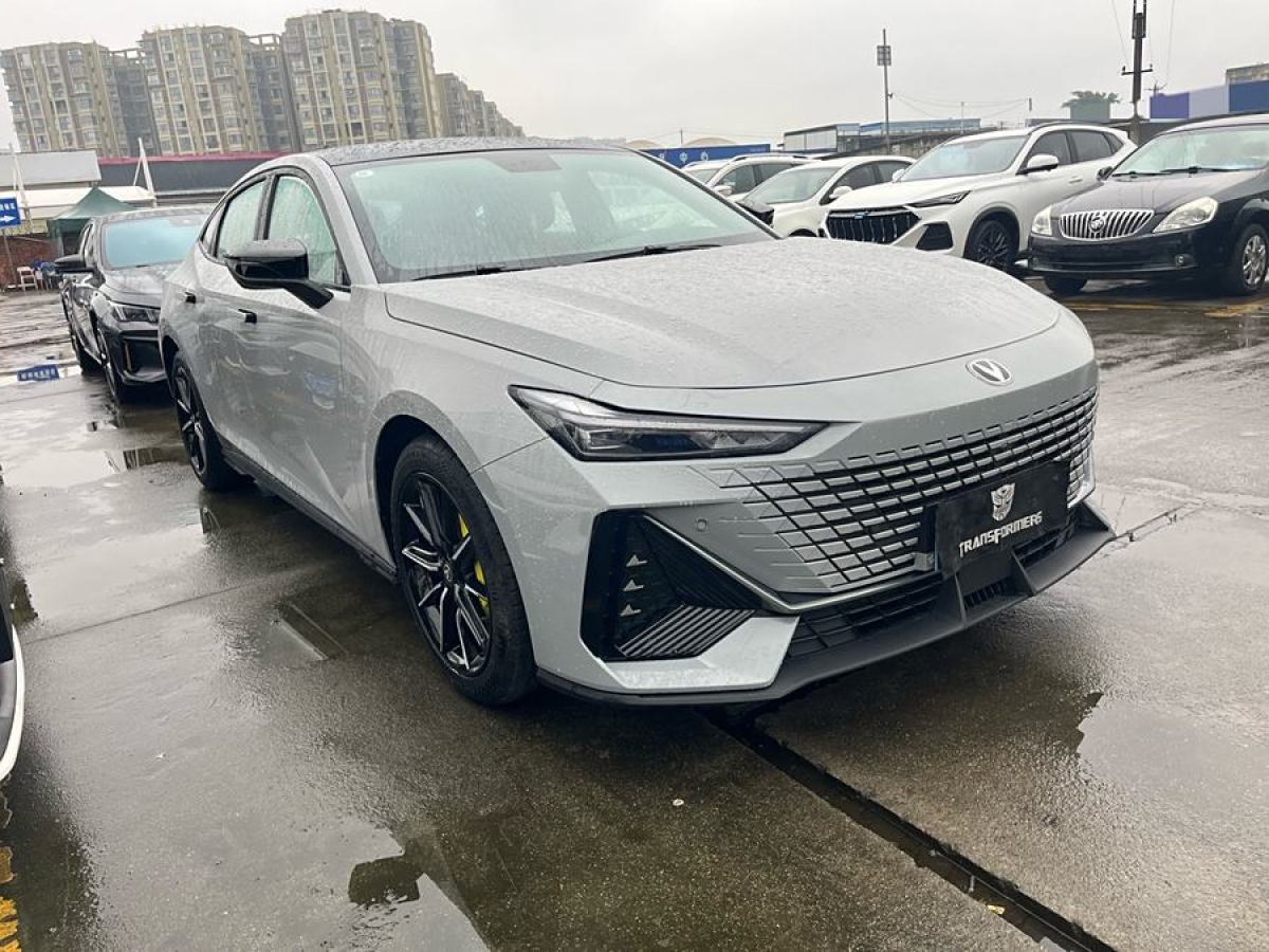 長(zhǎng)安 長(zhǎng)安UNI-V  2023款 1.5T 尊貴型圖片