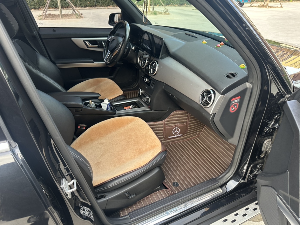 2015年5月奔驰 奔驰GLK级  2015款 GLK 260 4MATIC 动感型 极致版