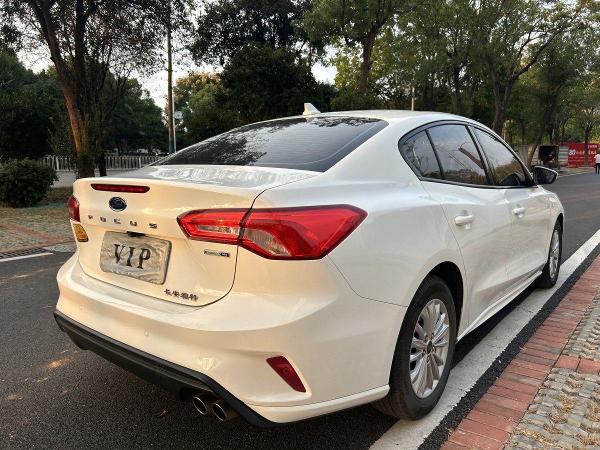 2019年11月福特 ?？怂? 2020款 三廂 EcoBoost 180 自動(dòng)鋒潮型