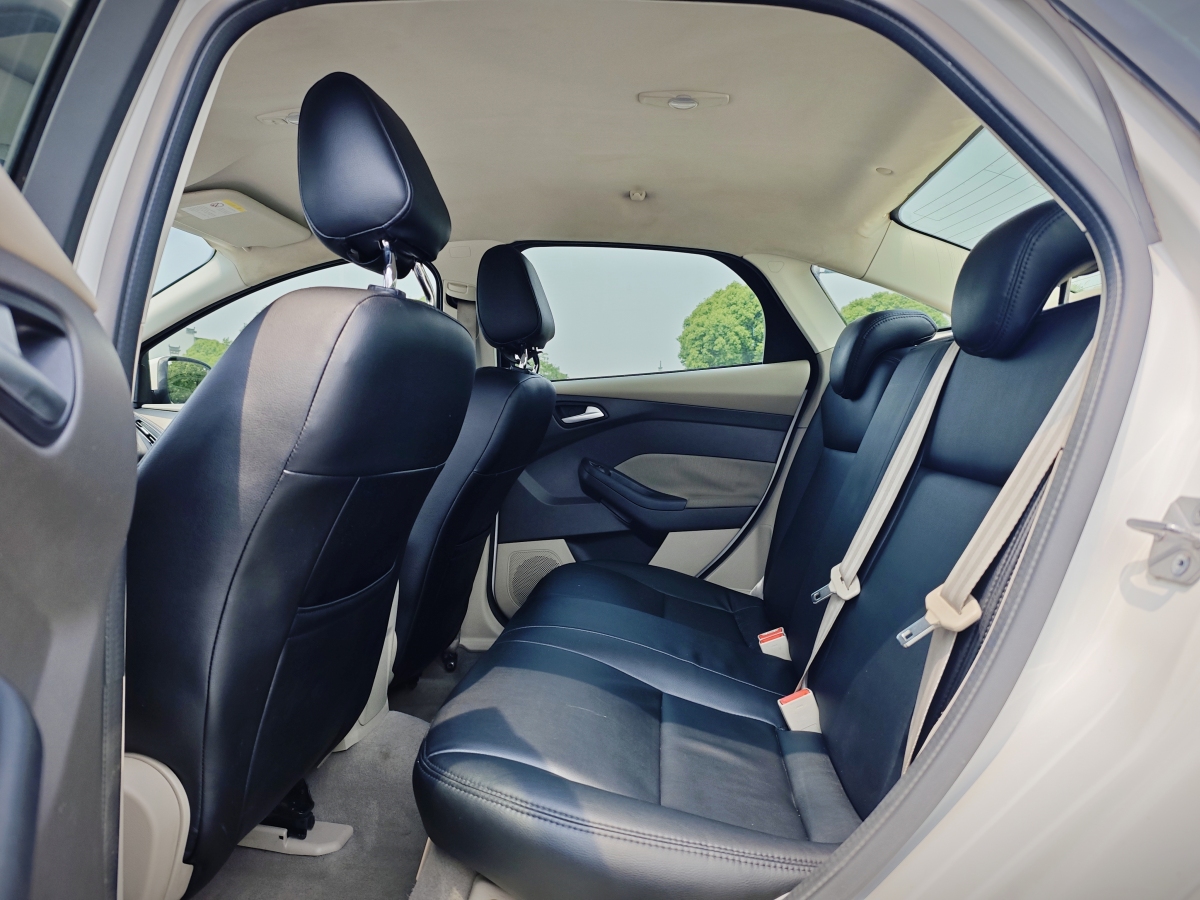 福特 ?？怂? 2012款 三廂 1.6L 自動(dòng)舒適型圖片