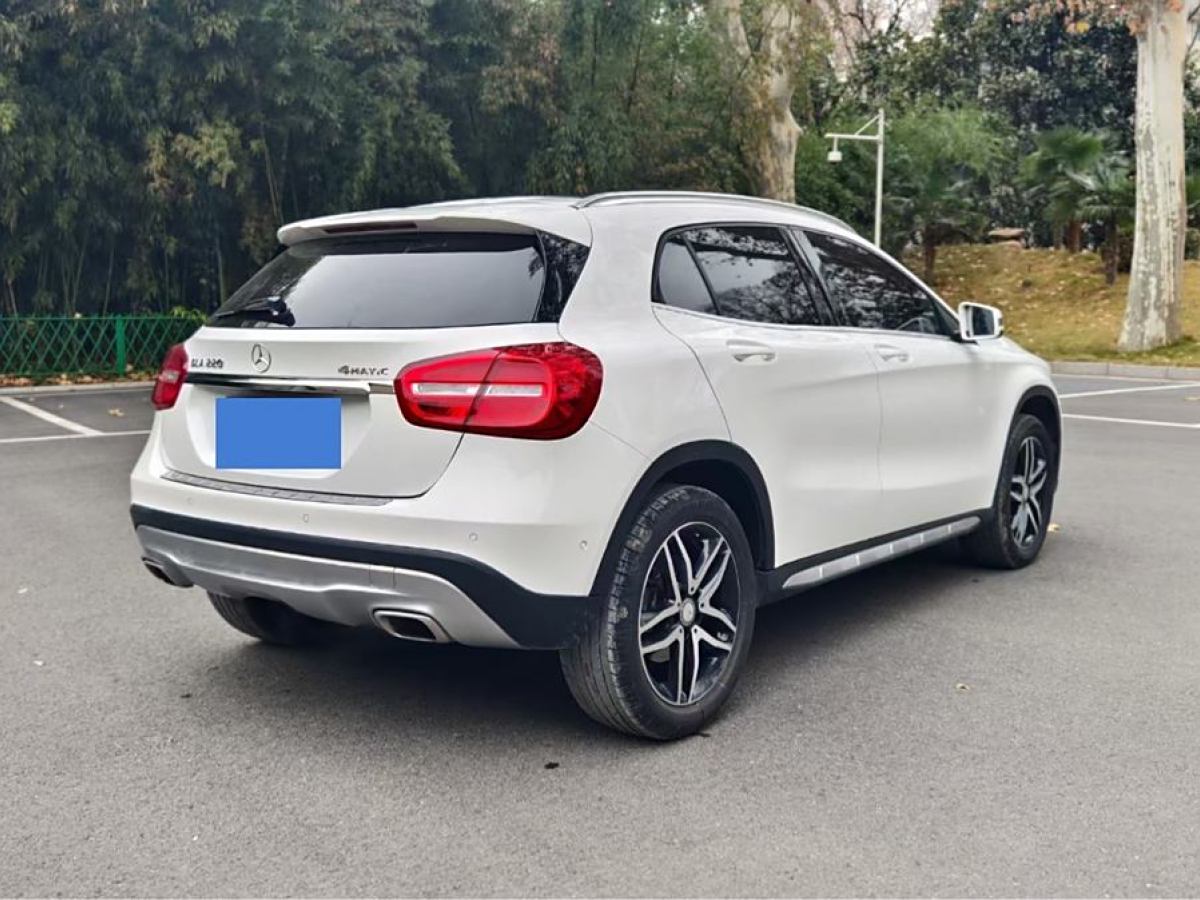 奔馳 奔馳GLA  2017款 GLA 220 4MATIC 時尚型圖片