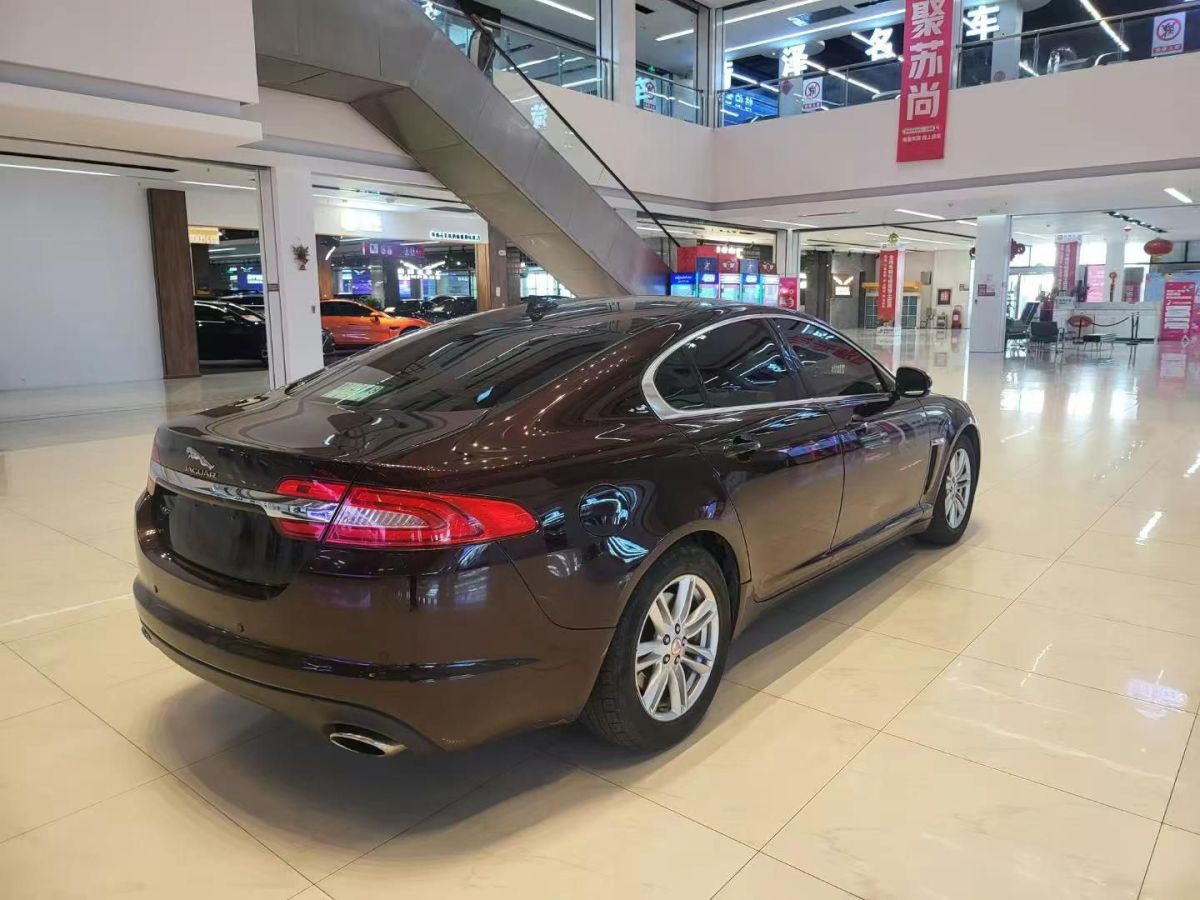 捷豹 XF  2015款 XF 2.0T 奢華版圖片