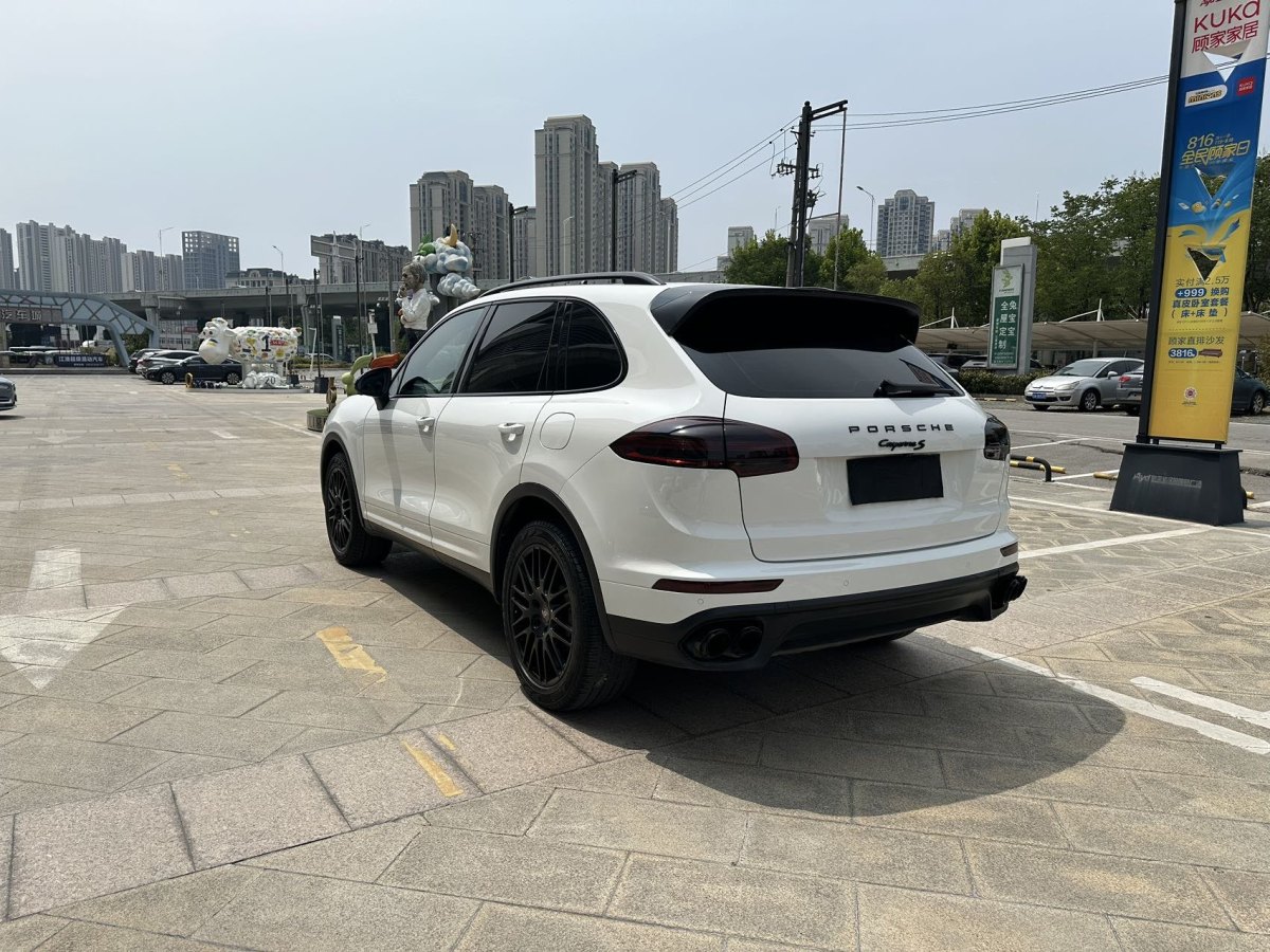 2015年9月保時(shí)捷 Cayenne新能源  2015款 Cayenne S E-Hybrid 3.0T