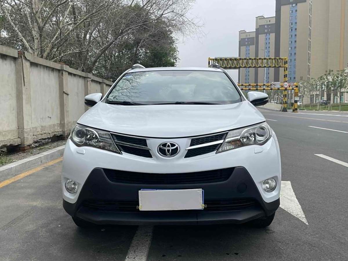 2014年4月豐田 RAV4榮放  2013款 2.5L 自動四驅(qū)精英版