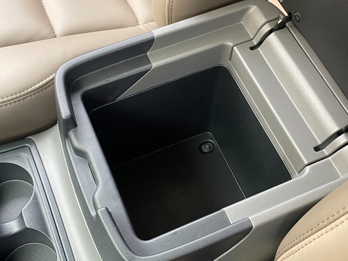 2011年4月三菱 帕杰羅  2011款 V73 3.0L MT GL