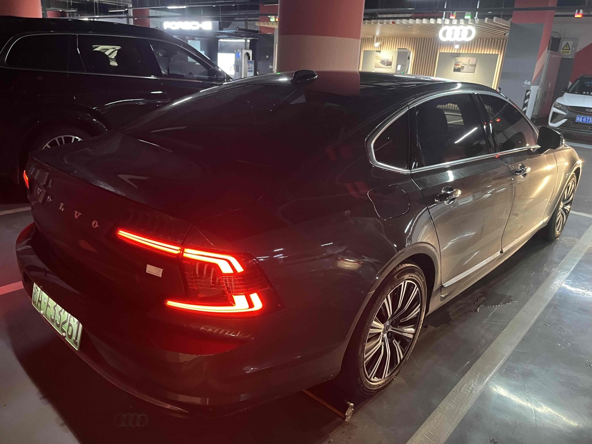 沃爾沃 S90新能源  2021款 T8 E驅(qū)混動 智逸豪華版圖片