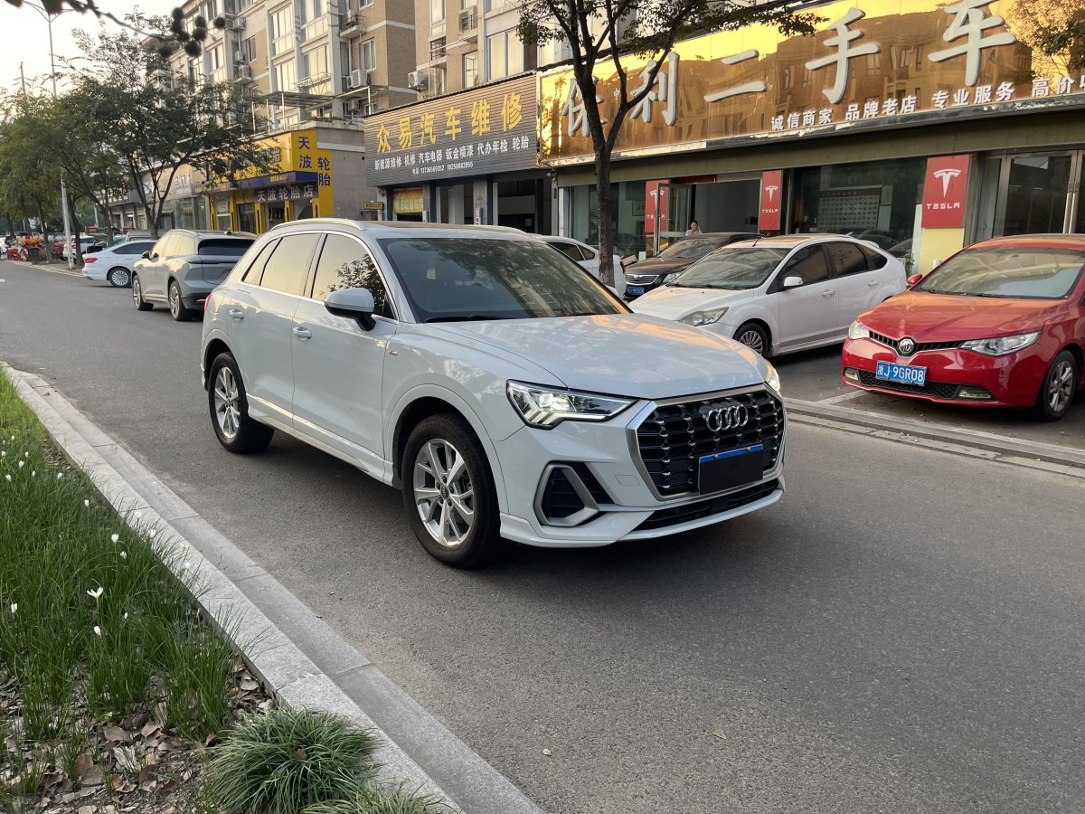 奧迪 奧迪Q3  2024款 35 TFSI 進(jìn)取動(dòng)感型圖片