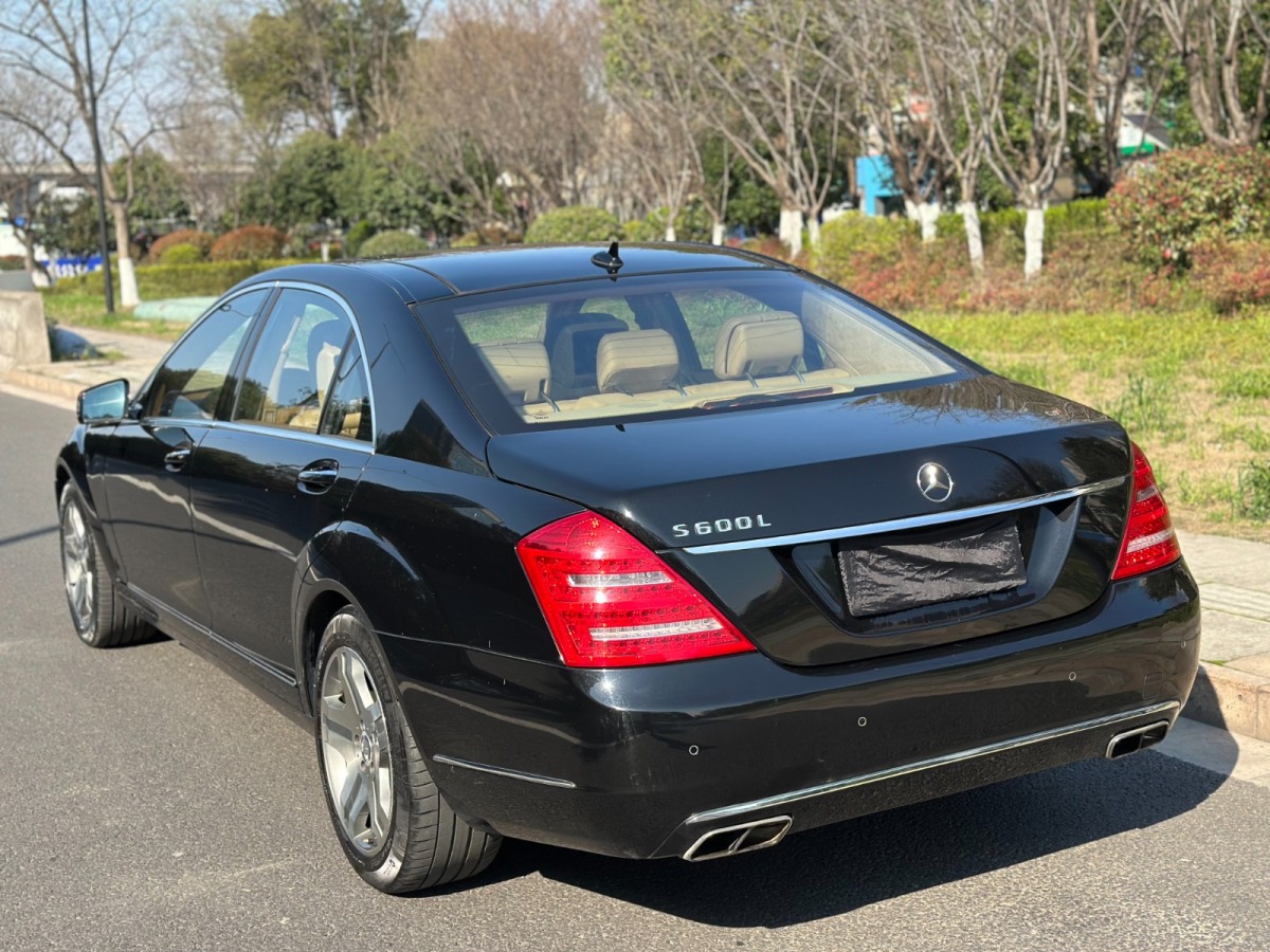 奔馳 奔馳S級(jí) S 600 L 豪華版圖片