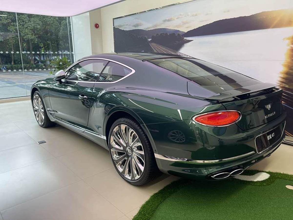 2024年10月賓利 歐陸  2024款 4.0T GT V8 Mulliner