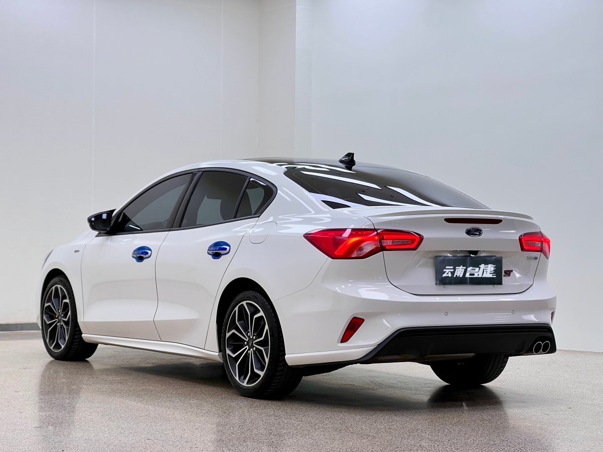 福特 福克斯  2021款 三廂 EcoBoost 180 自動(dòng)ST Line圖片