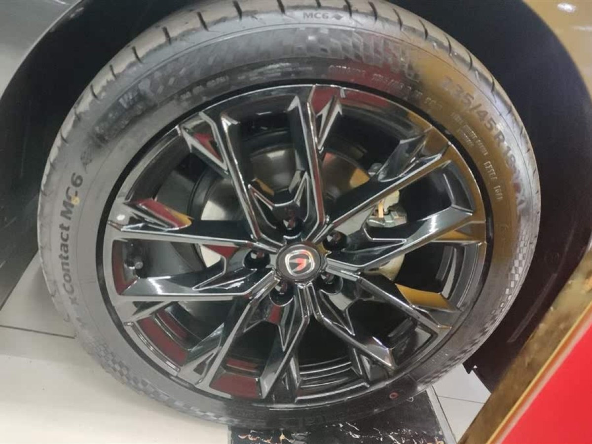 長安 長安UNI-V  2024款 1.5T 尊貴型圖片