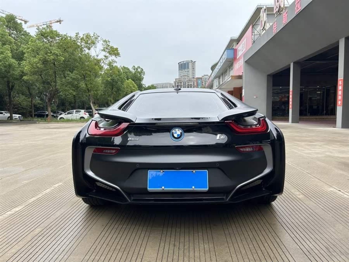寶馬 寶馬i8  2016款 質(zhì)子紅限量版圖片