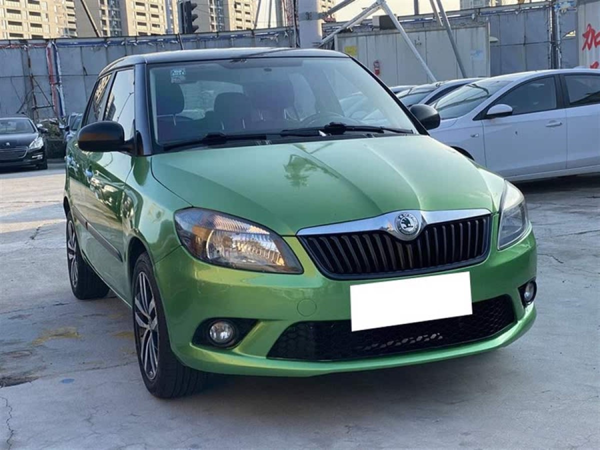 斯柯達 晶銳  2012款 1.6L 手動酷黑版圖片