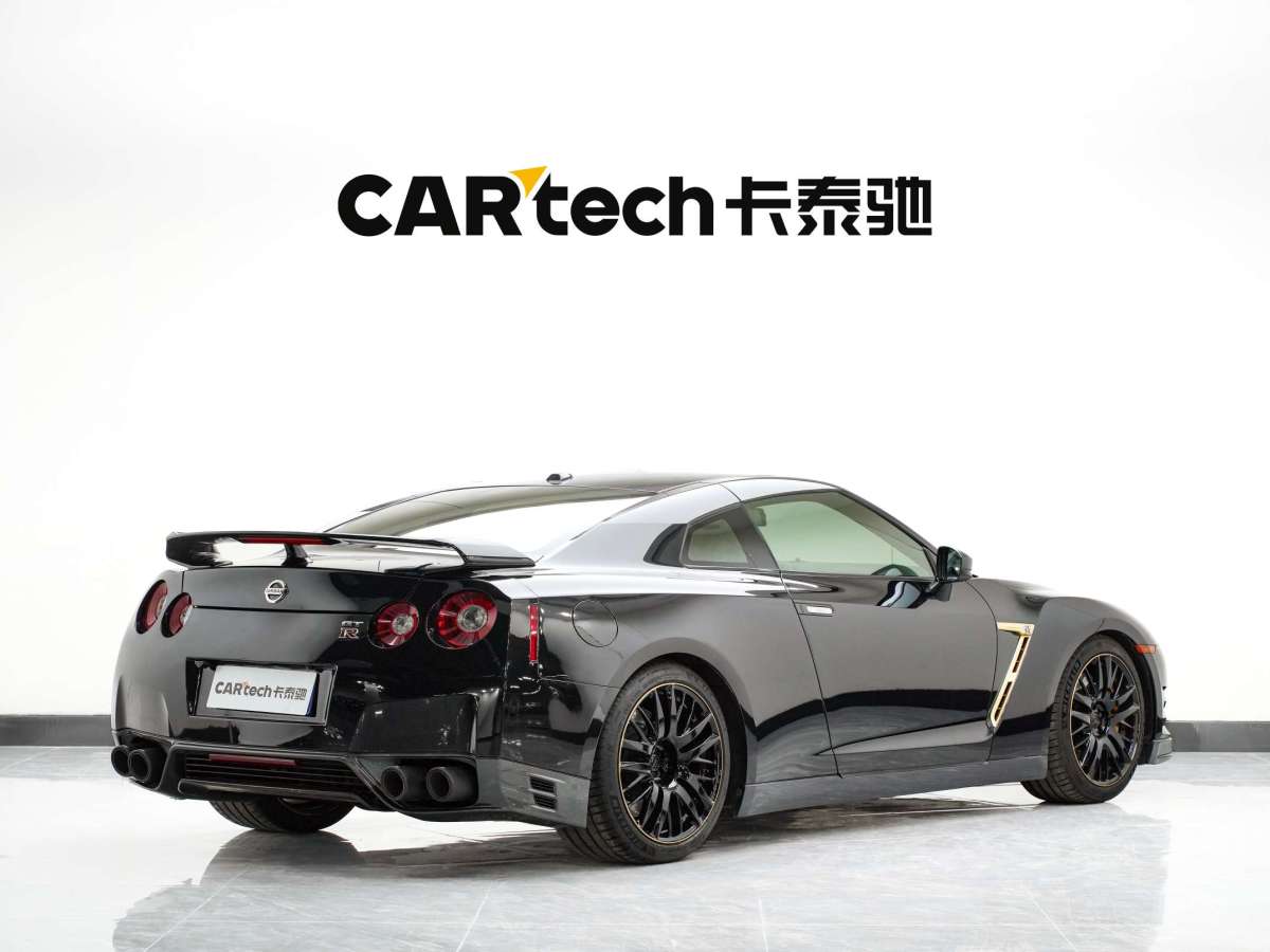 日產(chǎn) GT-R  2015款 3.8T 豪華棕紅內(nèi)飾版圖片