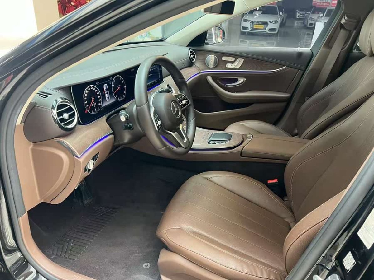 奔馳 奔馳E級(jí)  2019款 改款 E 300 L 豪華型圖片