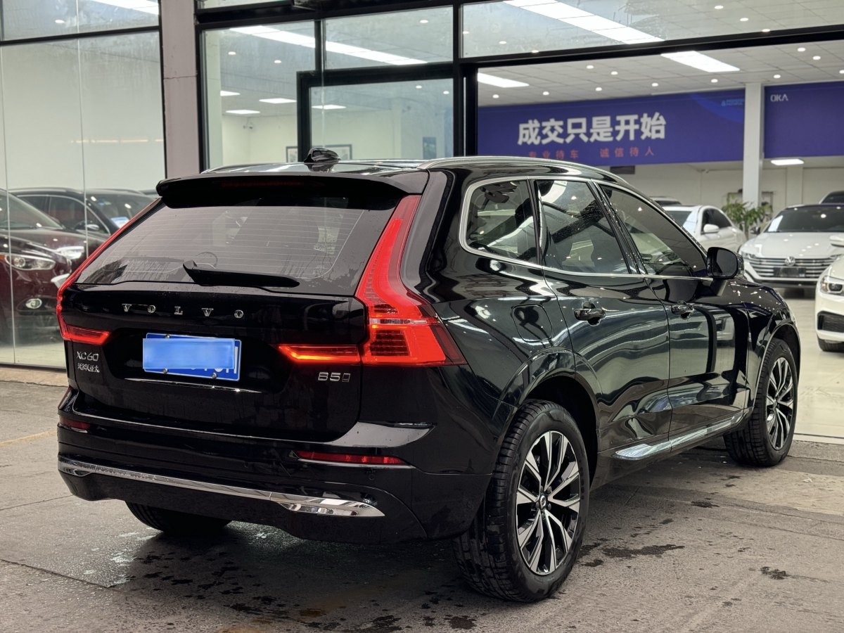 沃爾沃 XC60  2024款 B5 四驅(qū)智遠(yuǎn)豪華版圖片