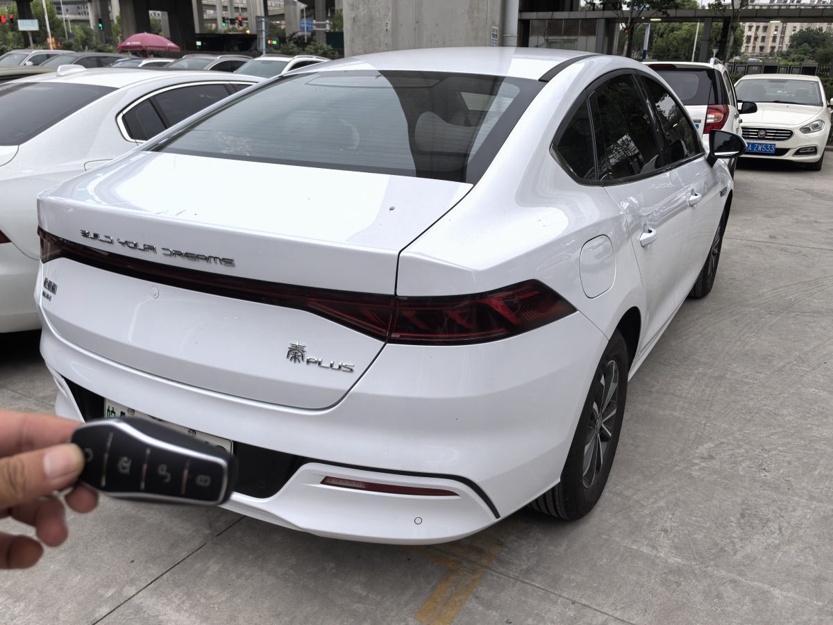 比亞迪 秦PLUS  2024款 榮耀版 DM-i 55KM領(lǐng)先型圖片