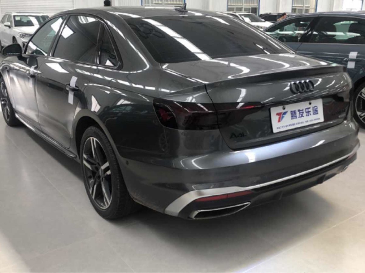 奧迪 奧迪A4L  2020款 40 TFSI quattro 豪華動感型圖片