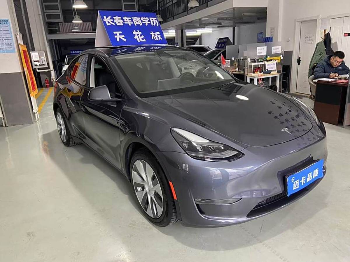 特斯拉 Model 3  2021款 改款 標(biāo)準(zhǔn)續(xù)航后驅(qū)升級版圖片