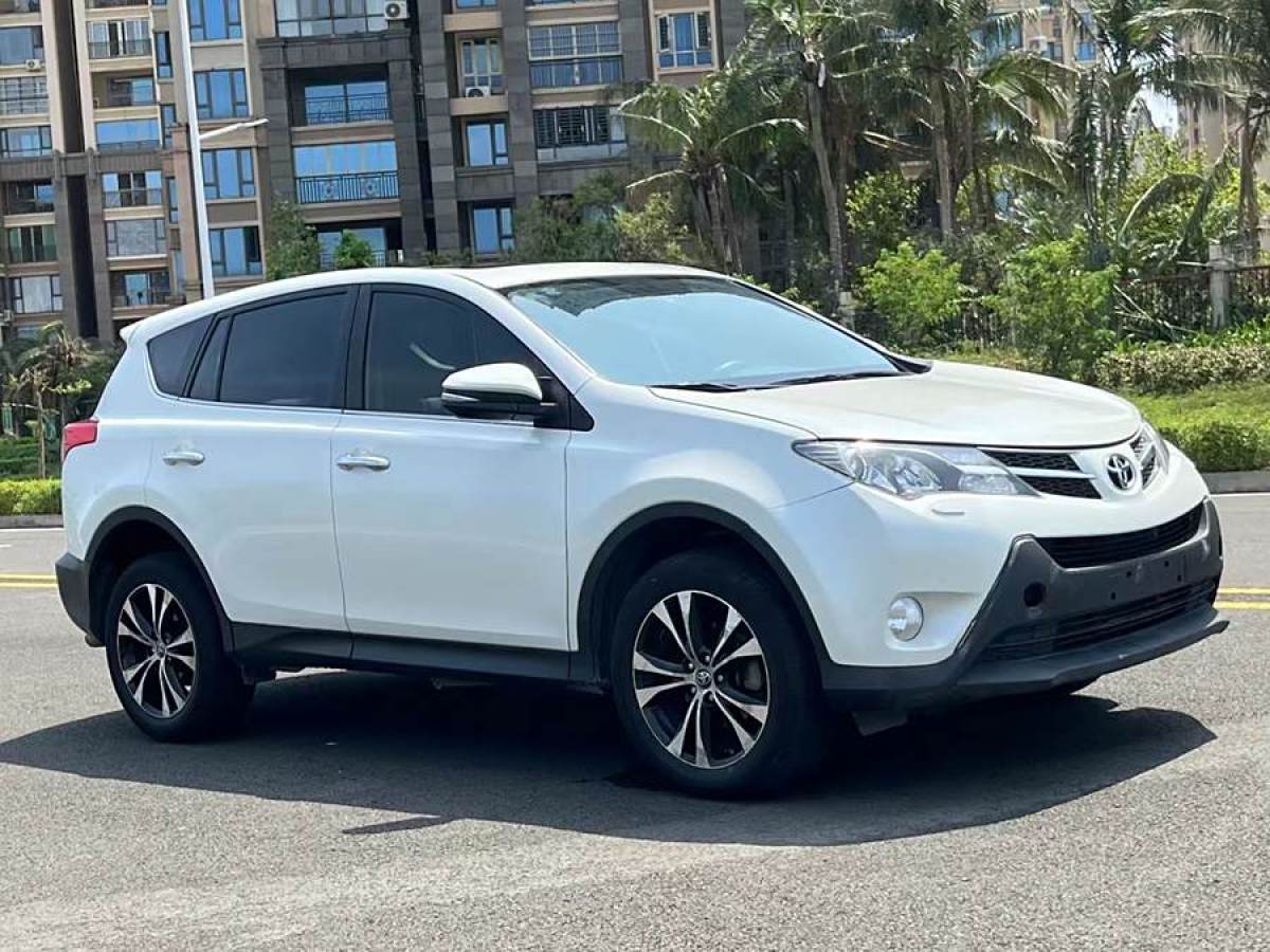 2016年5月豐田 RAV4榮放  2015款 2.5L 自動四驅(qū)精英版