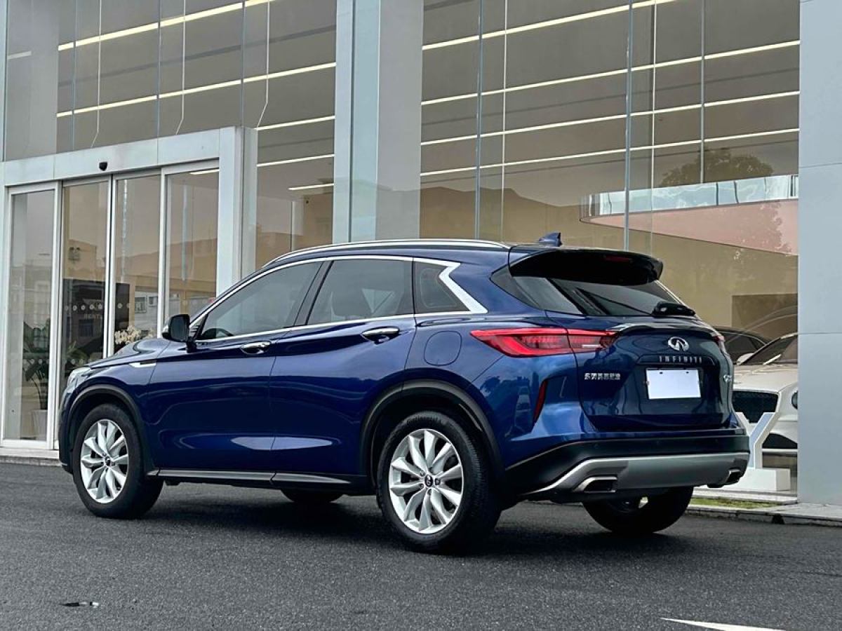 英菲尼迪 QX50  2018款 2.0T 兩驅(qū)時尚版圖片