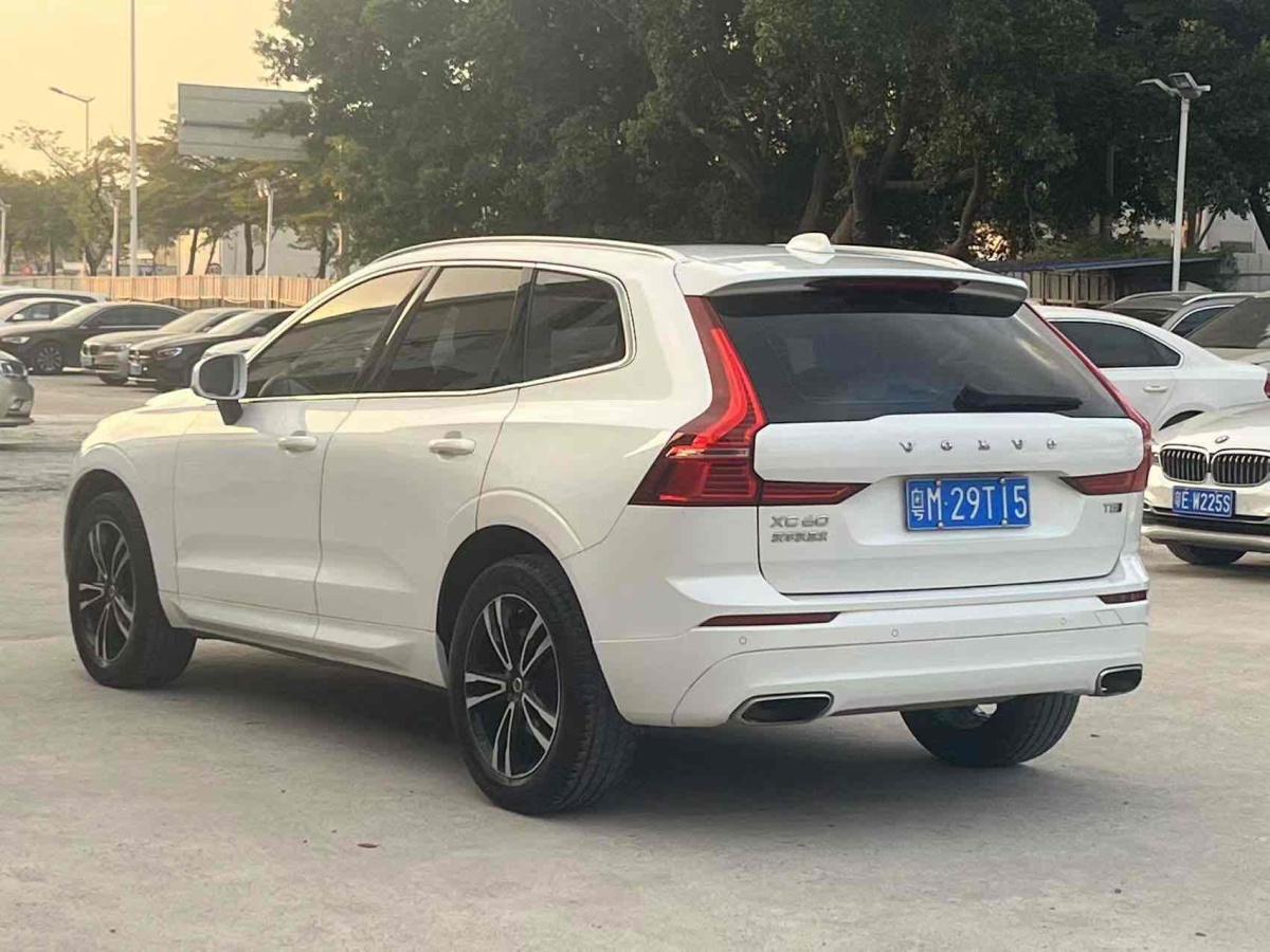 沃爾沃 XC60  2019款  T5 四驅(qū)智逸版 國(guó)VI圖片