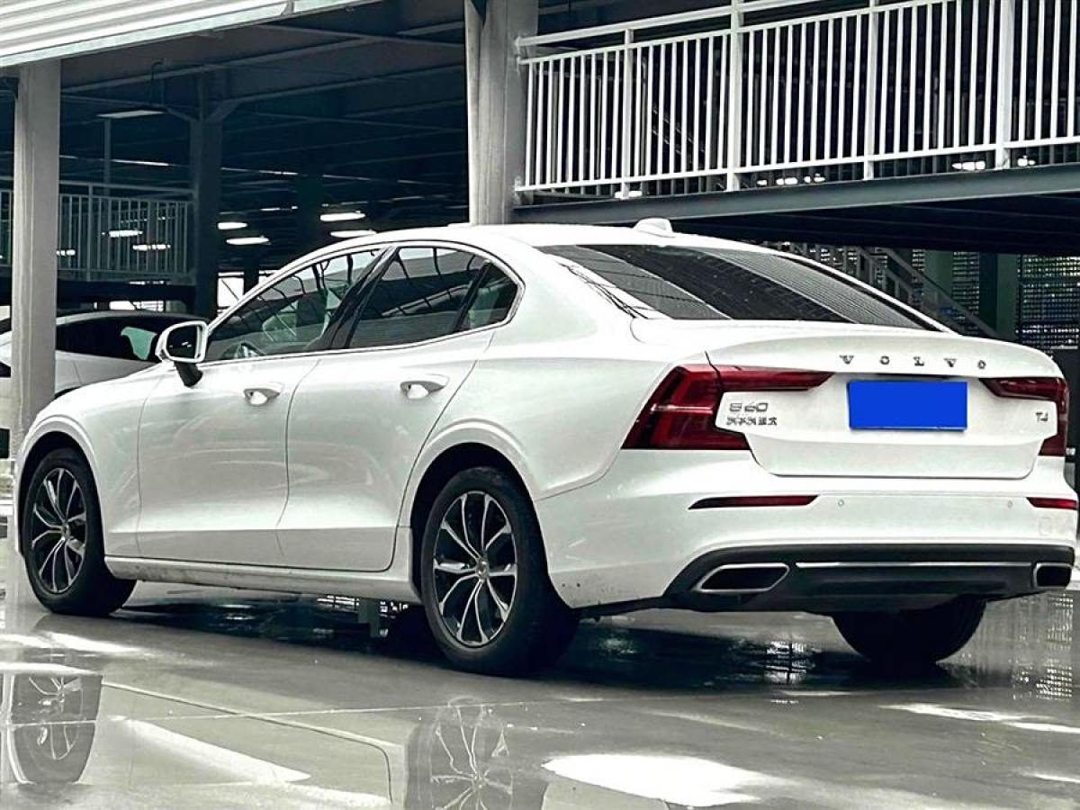 沃爾沃 S60L  2020款 T4 智遠(yuǎn)運(yùn)動版圖片