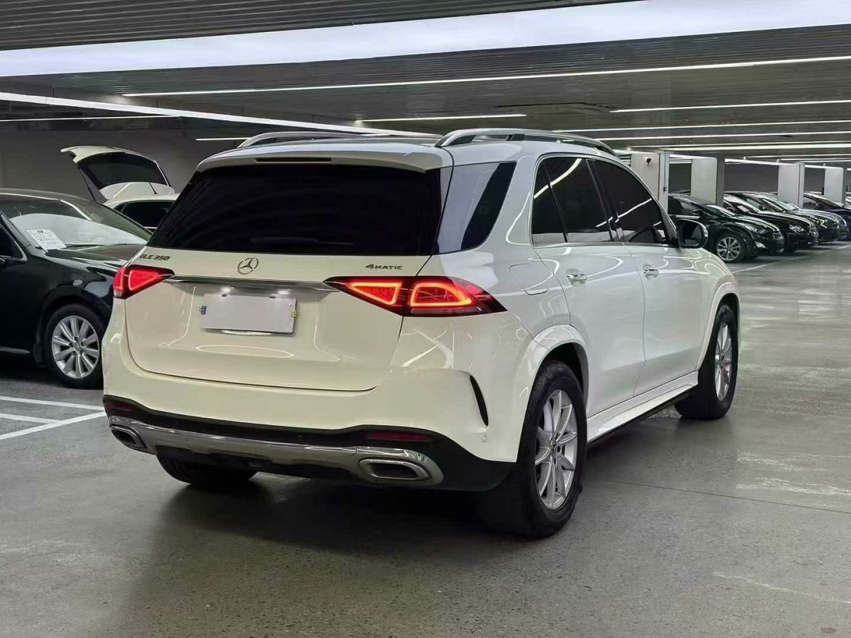 奔馳 奔馳A級(jí)  2019款  A 220 L 4MATIC 運(yùn)動(dòng)轎車圖片