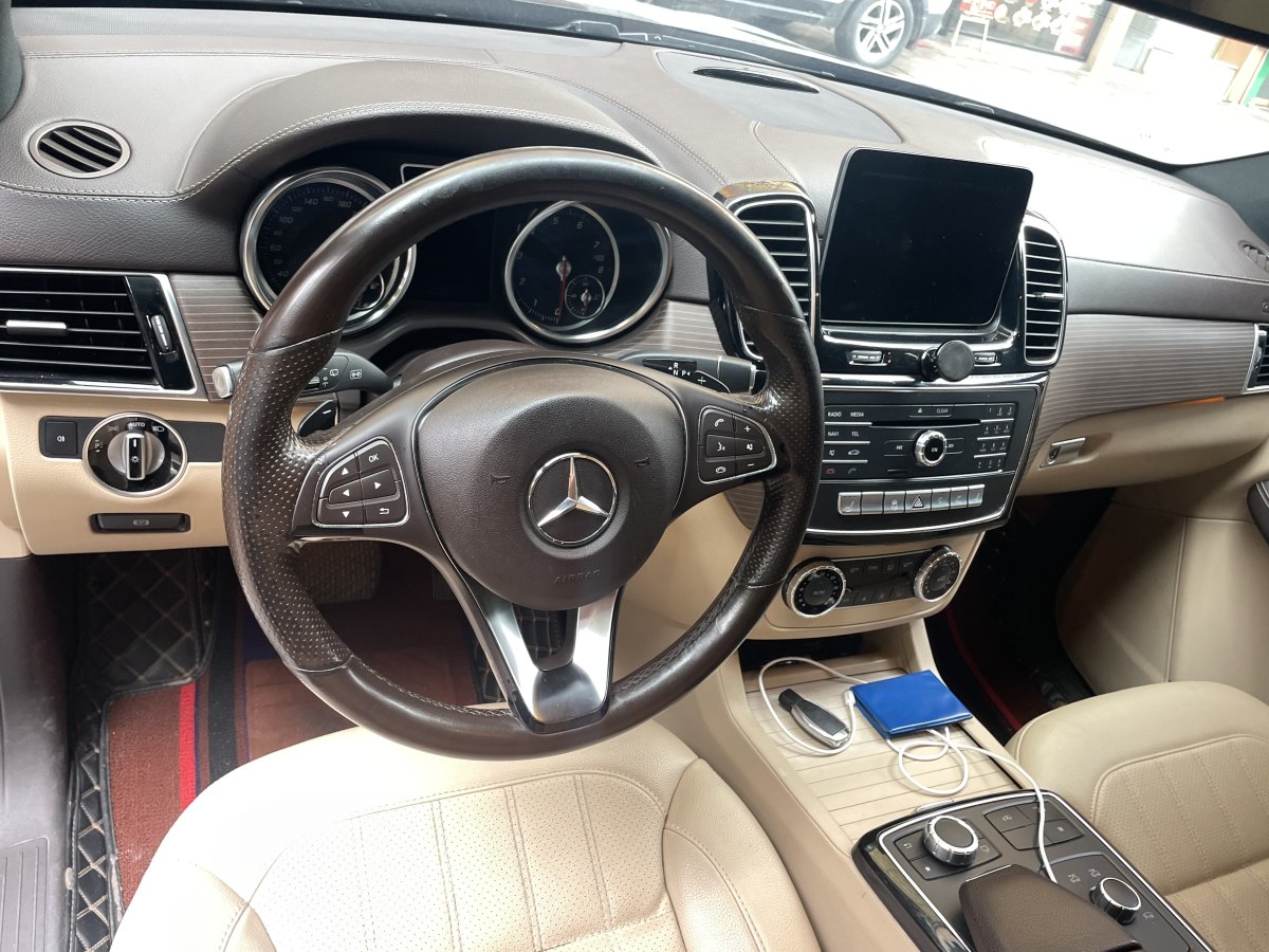 奔馳 奔馳GLE  2019款 GLE 400 4MATIC 臻藏版圖片