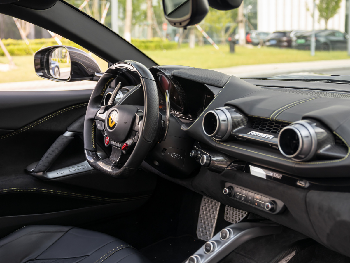 法拉利 812 Superfast  2017款 6.5L 標準型圖片