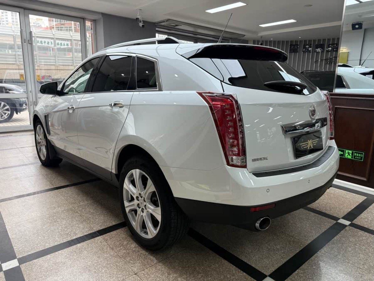 凱迪拉克 SRX  2013款 3.0L 領(lǐng)先型圖片