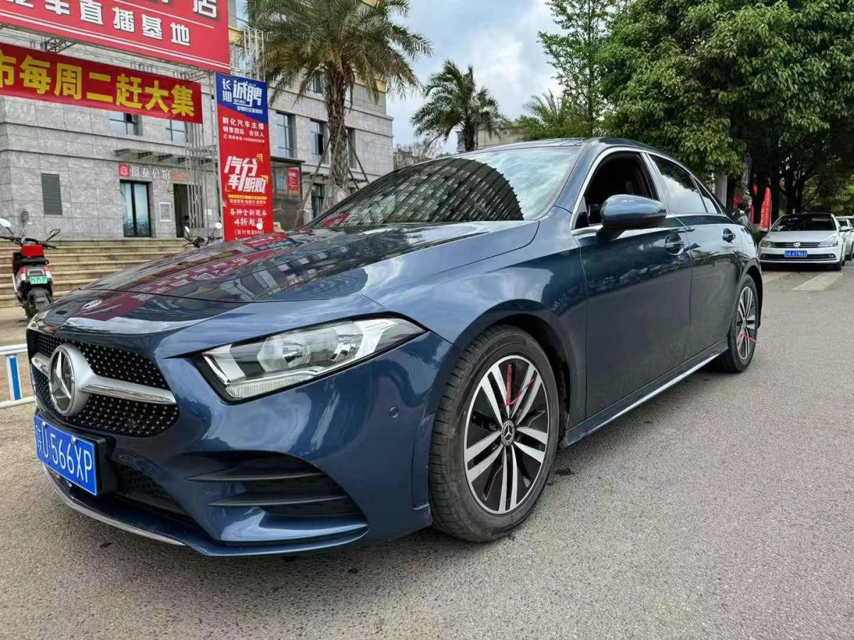 奔馳 奔馳A級(jí)  2019款  改款 A 180 L圖片