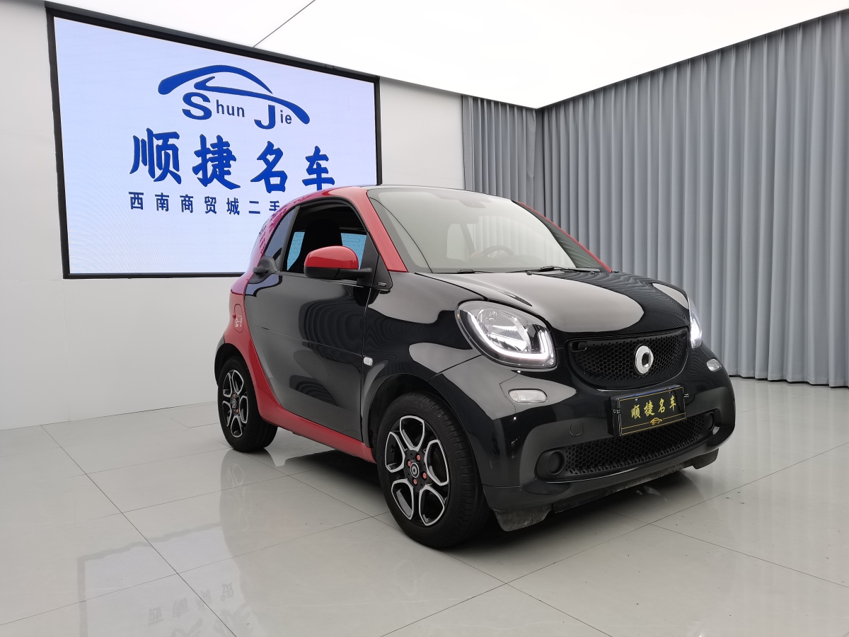 2019年8月smart fortwo  2019款 0.9T 66千瓦硬頂風(fēng)擎版 國(guó)VI