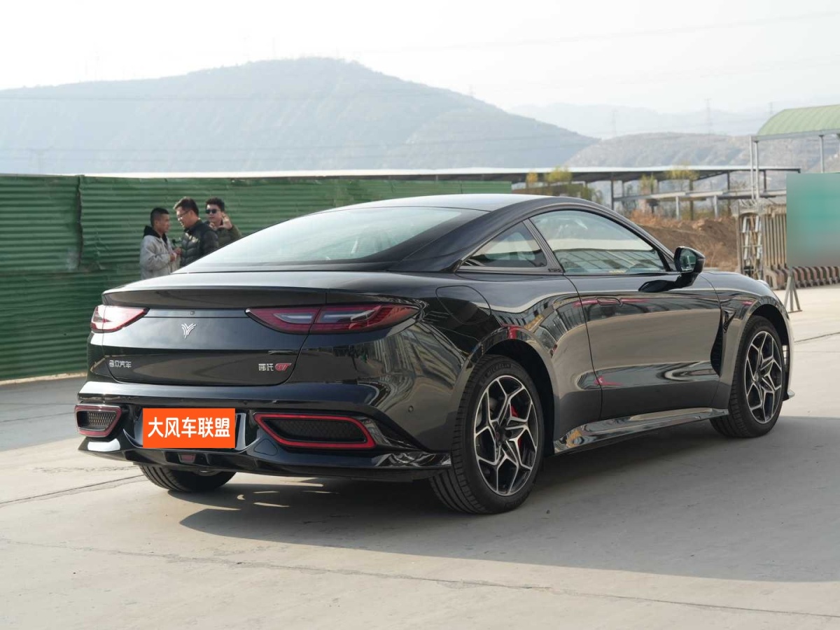 哪吒 哪吒GT  2023款 580 AWD 運(yùn)動(dòng)版圖片